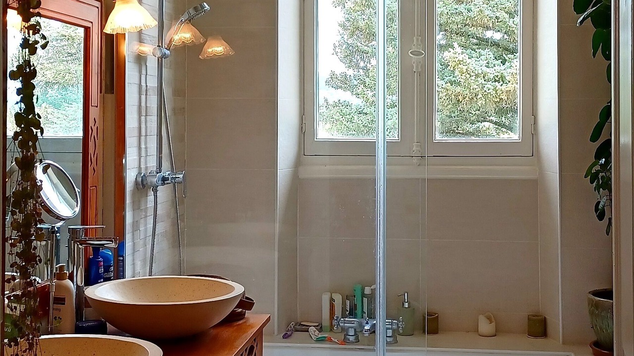 Photo of Bathroom in Crest