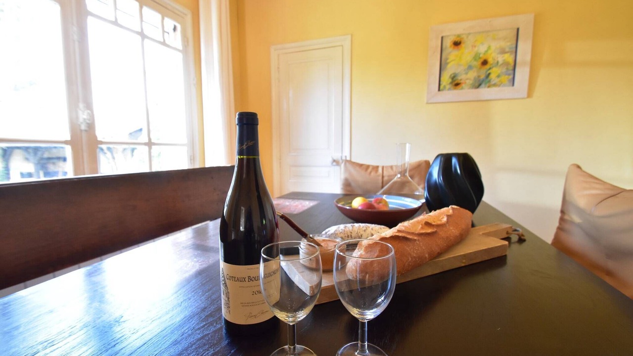 Photo of Livingroom in Charrin