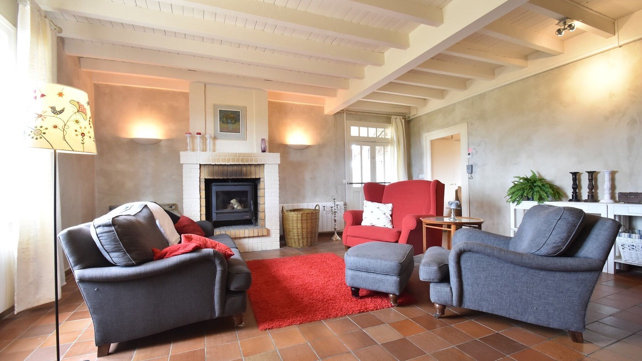 Photo of Livingroom in Charrin