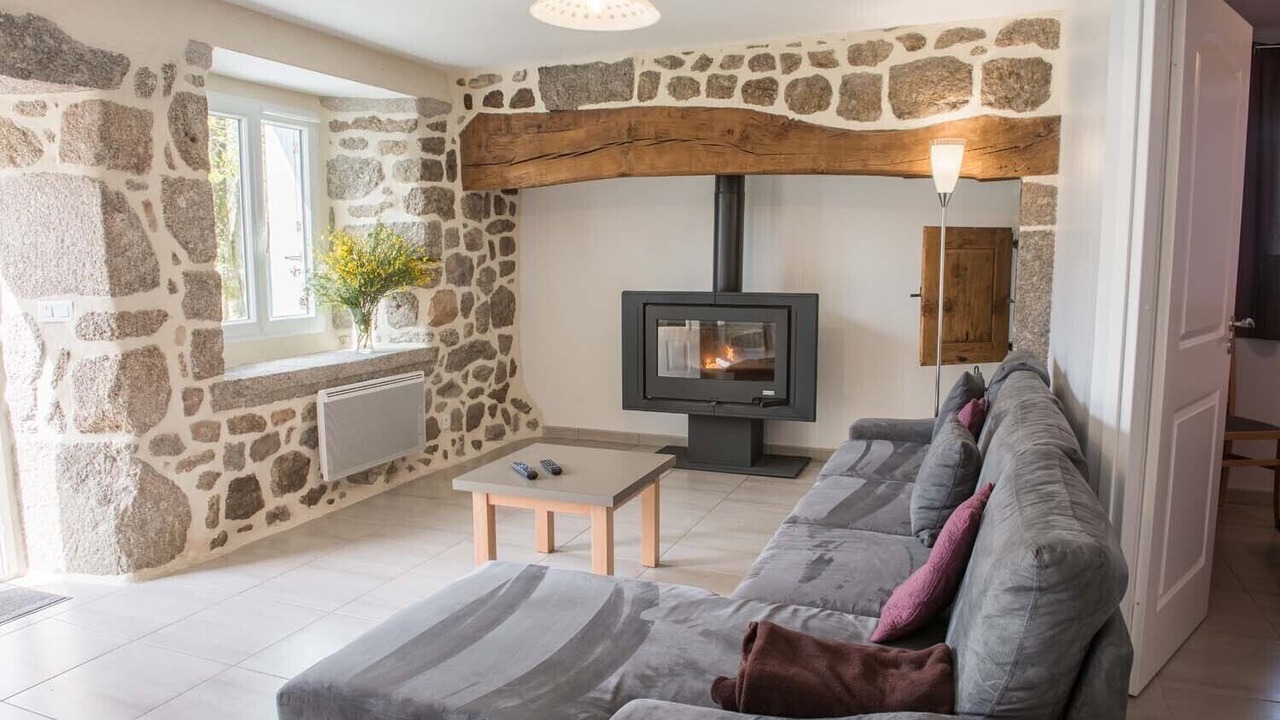 Photo of Livingroom in Saint-Laurent-de-Veyres
