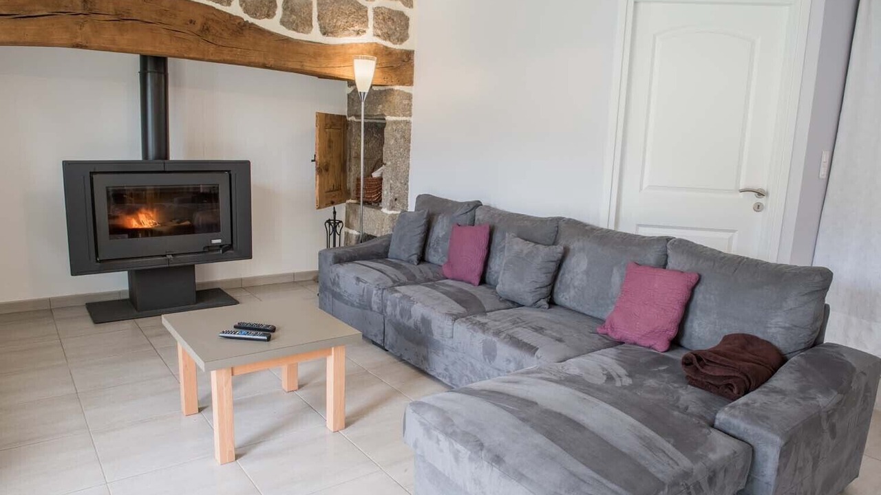 Photo of Livingroom in Saint-Laurent-de-Veyres