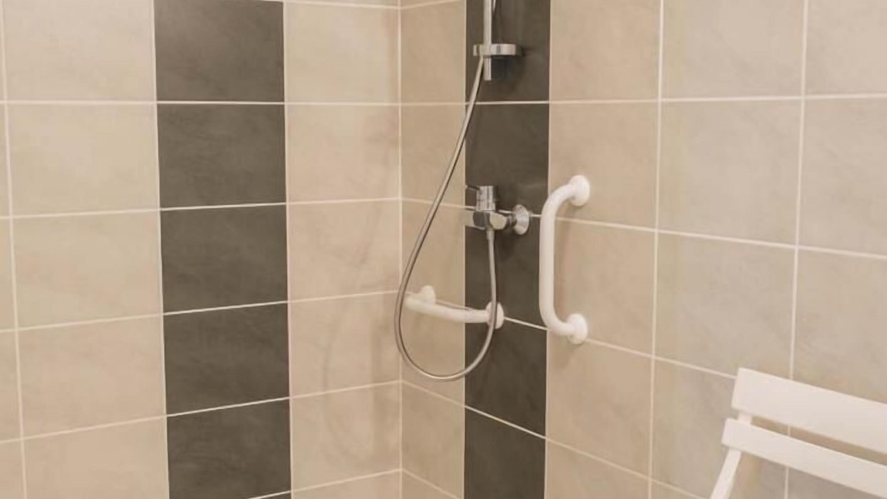 Photo of Bathroom in Saint-Laurent-de-Veyres