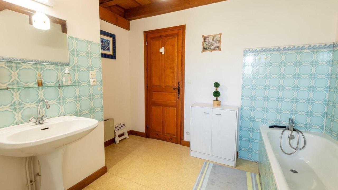 Photo of Bathroom in Le Buisson