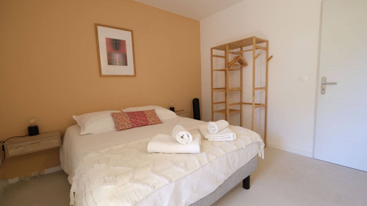 Photo of Bedroom in Puget