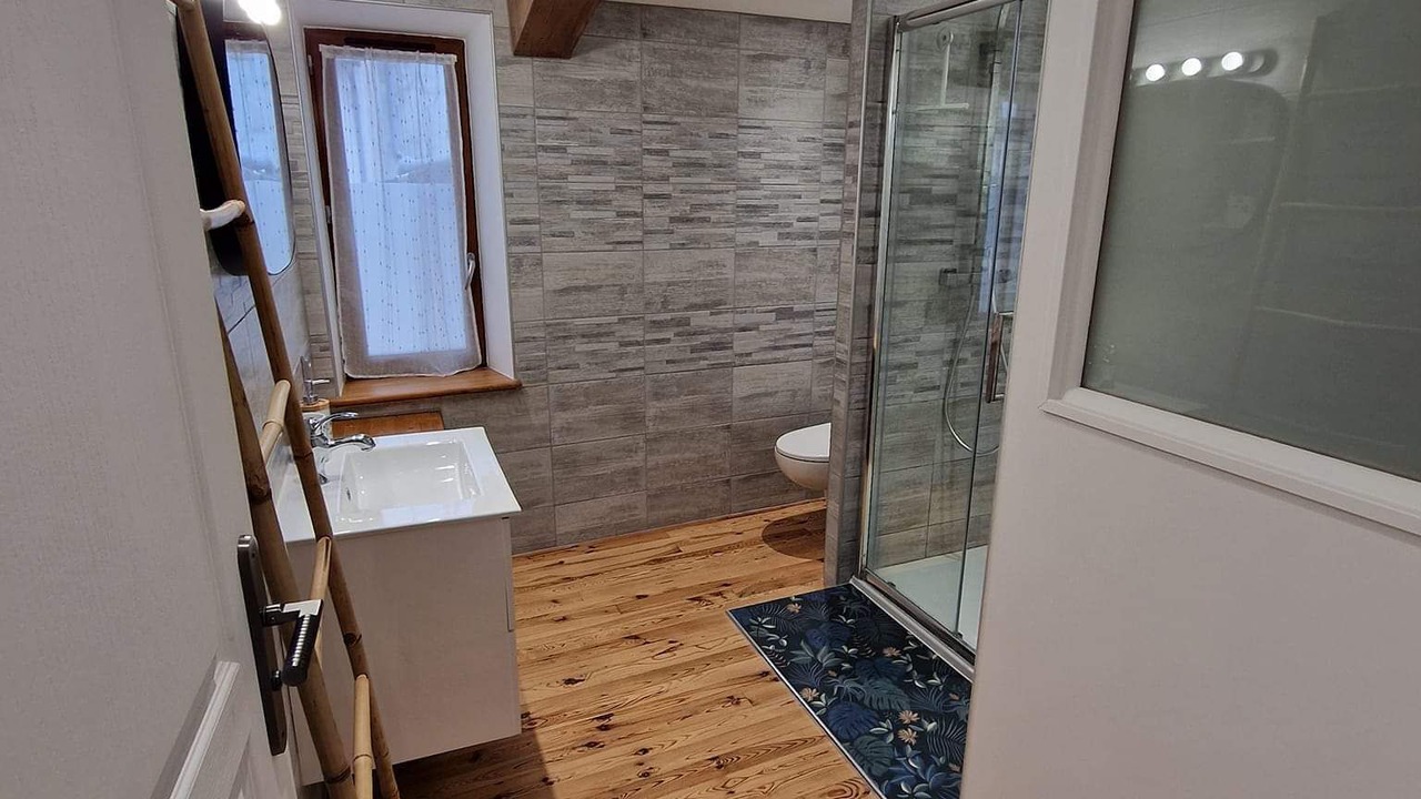 Photo of Bathroom in Lezoux