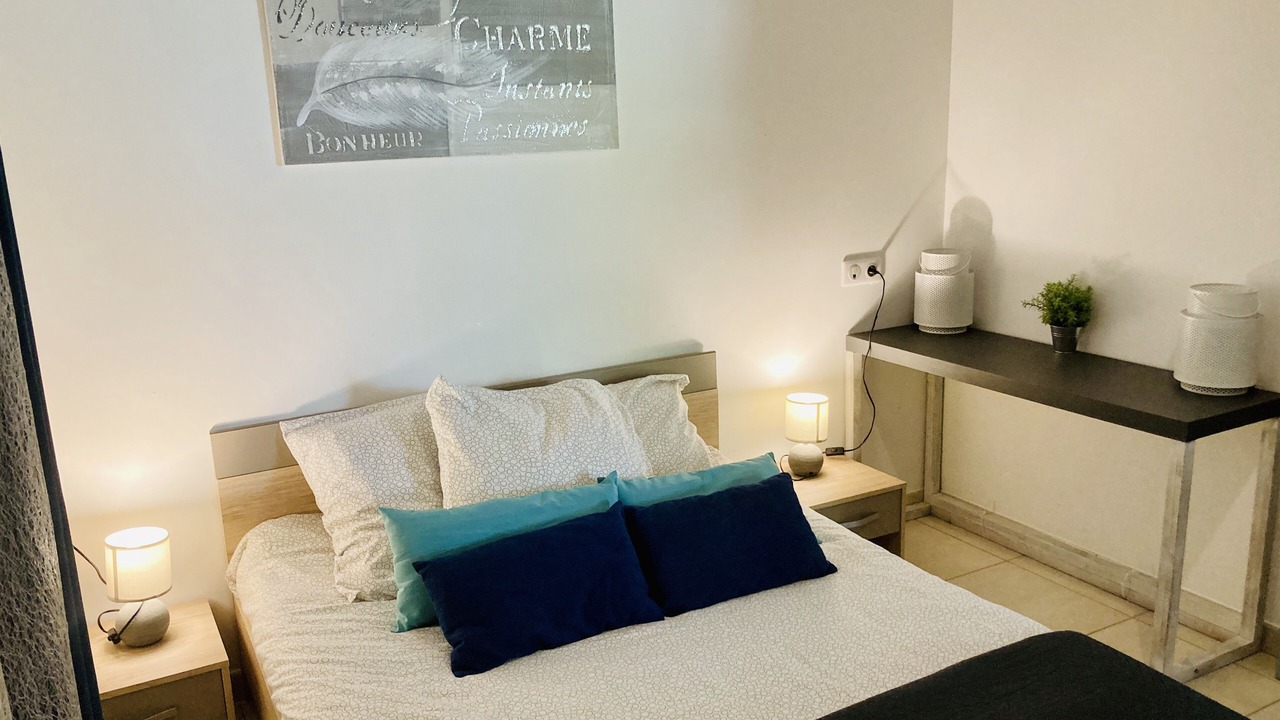 Photo of Bedroom in Valaurie