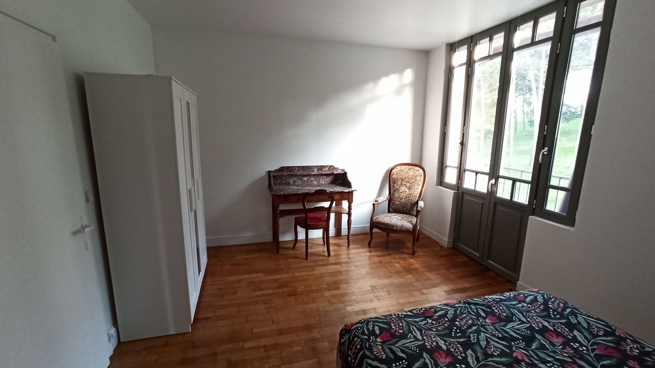 Photo of Bedroom in Tournus