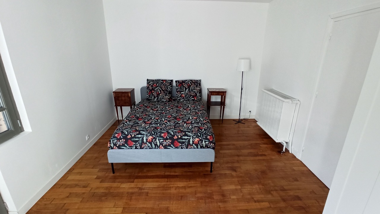 Photo of Bedroom in Tournus