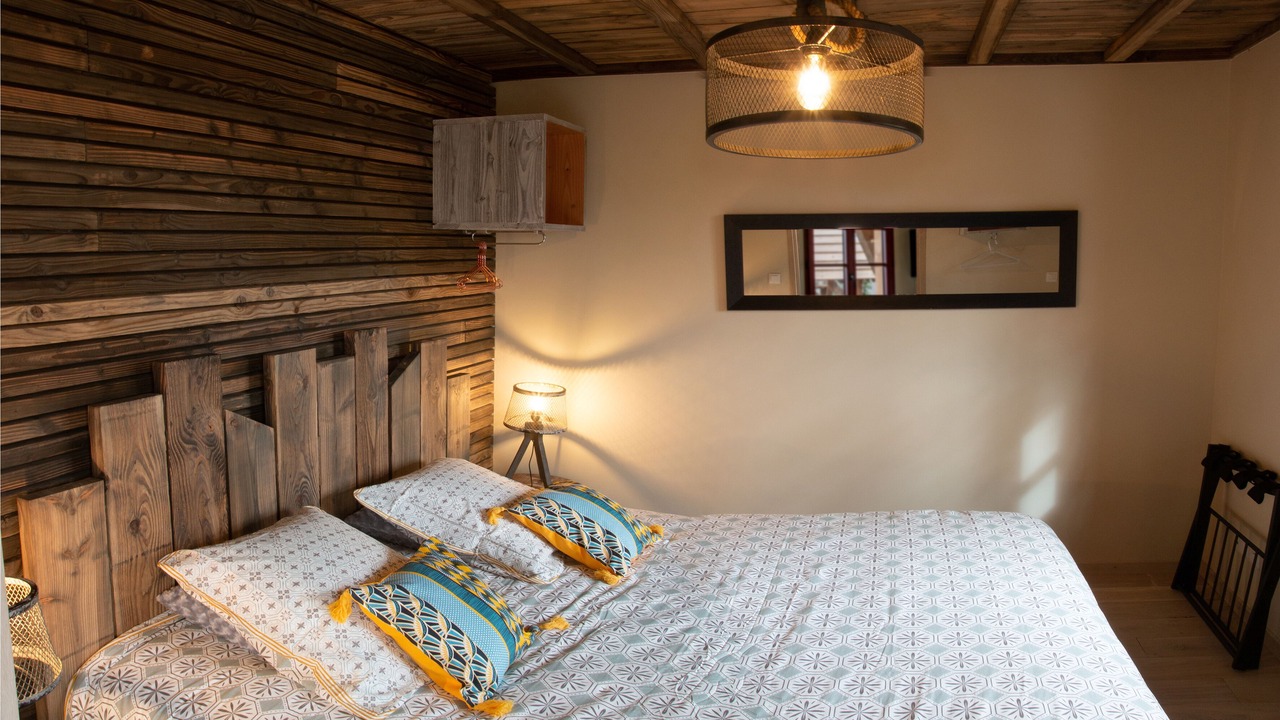 Photo of Bedroom in La Bussiere-sur-Ouche