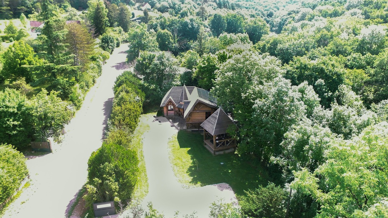 Photo of Outdoor in La Bussiere-sur-Ouche