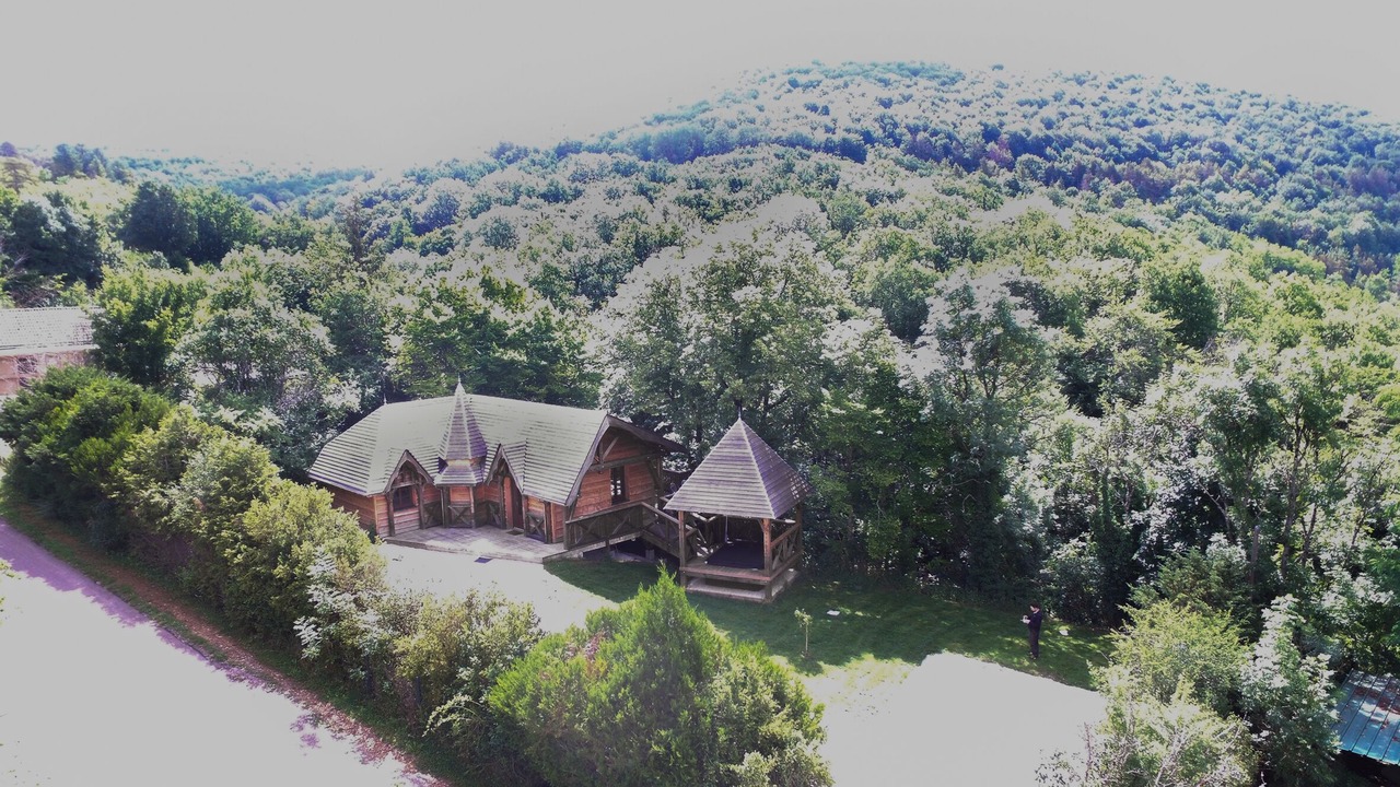 Photo of Outdoor in La Bussiere-sur-Ouche