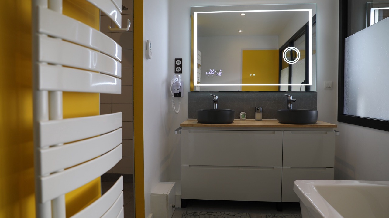 Photo of Bathroom in Grezian