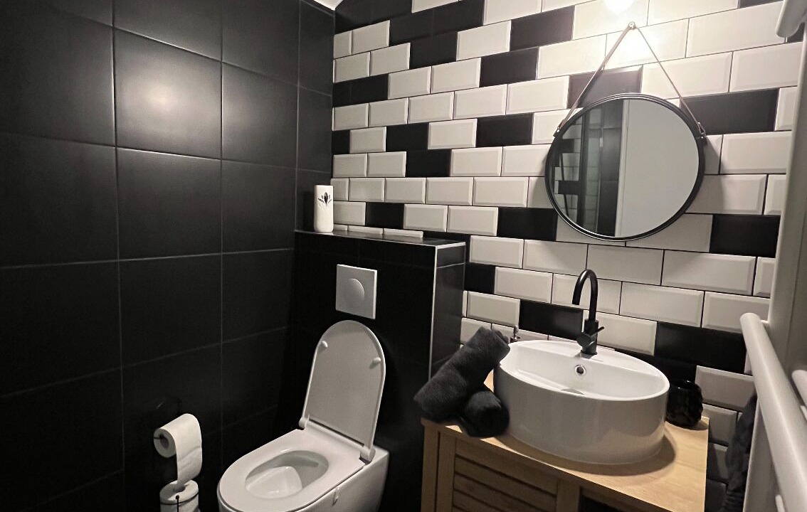 Photo of Bathroom in La Ville-du-Bois