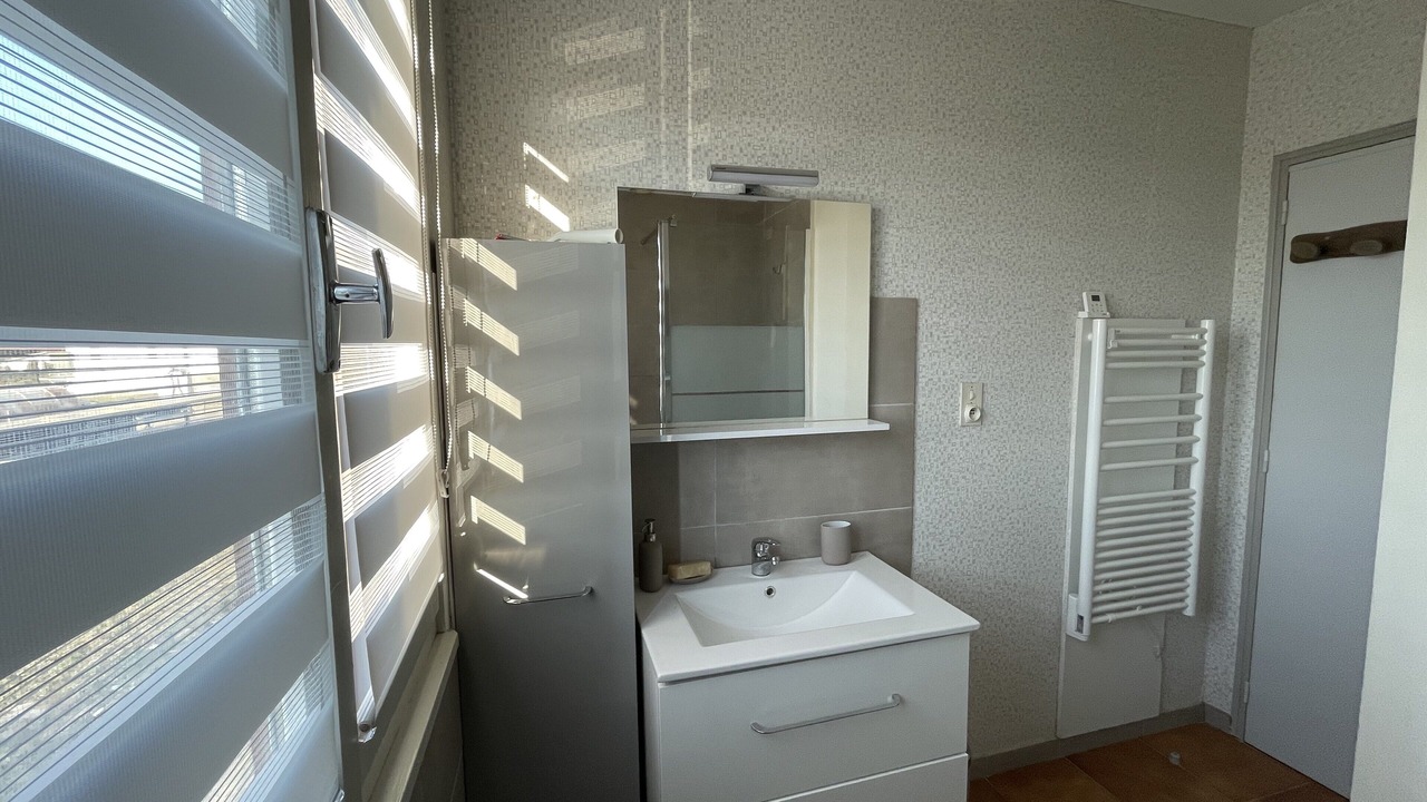 Photo of Bathroom in Longemaison