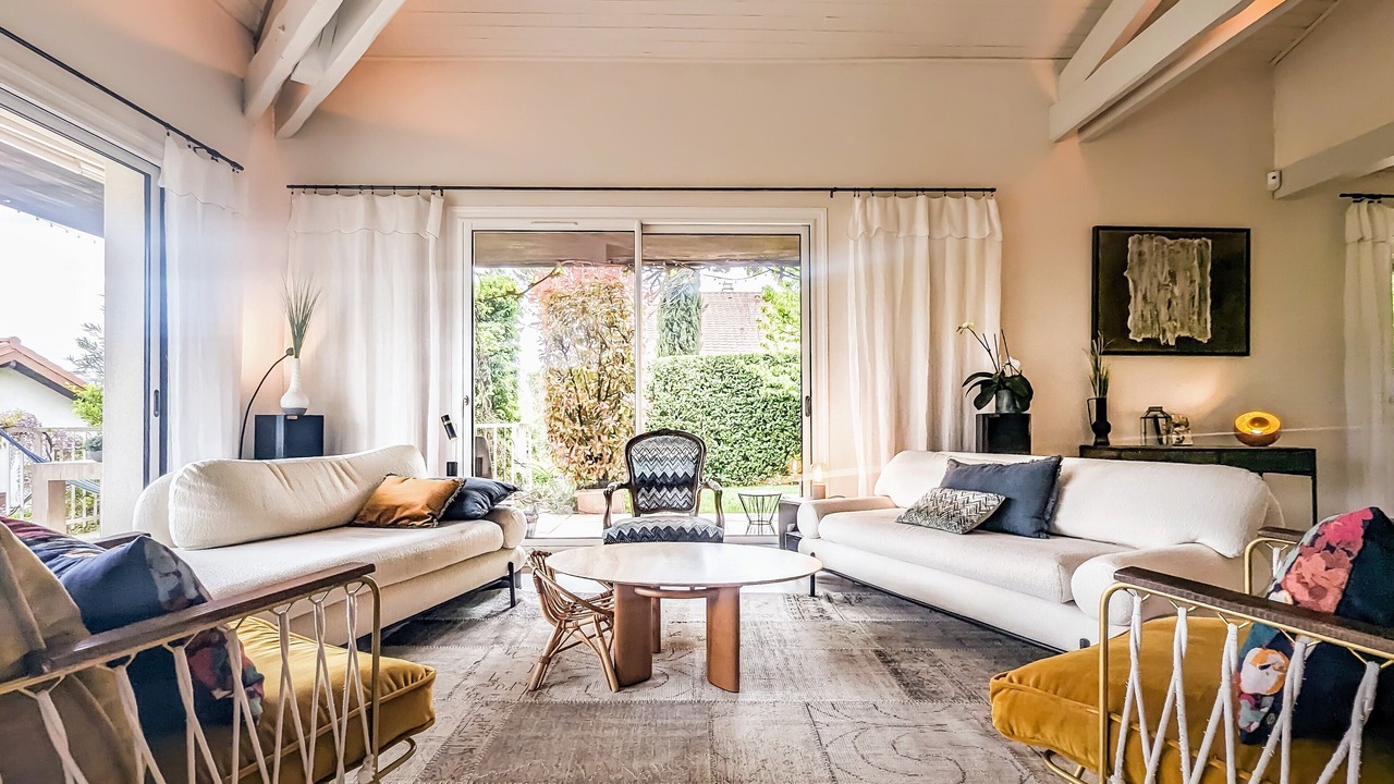 Photo of Livingroom in Saint-Nazaire-les-Eymes