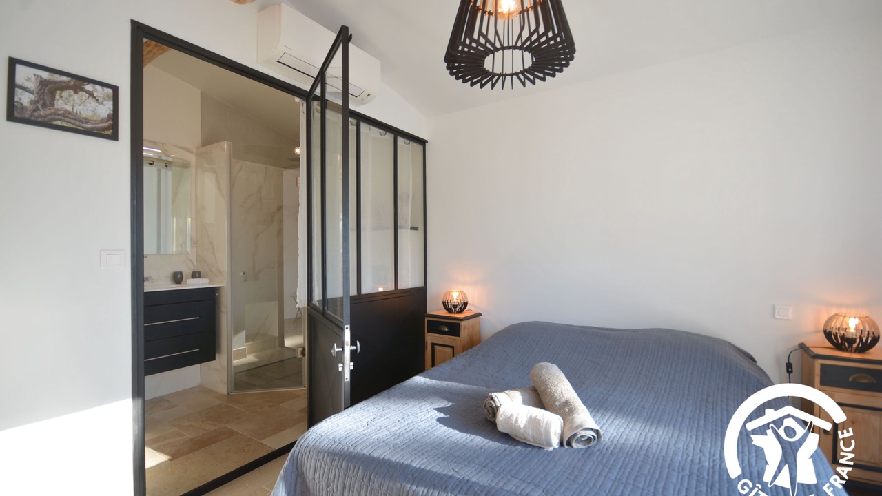 Photo of Bedroom in Bedoin
