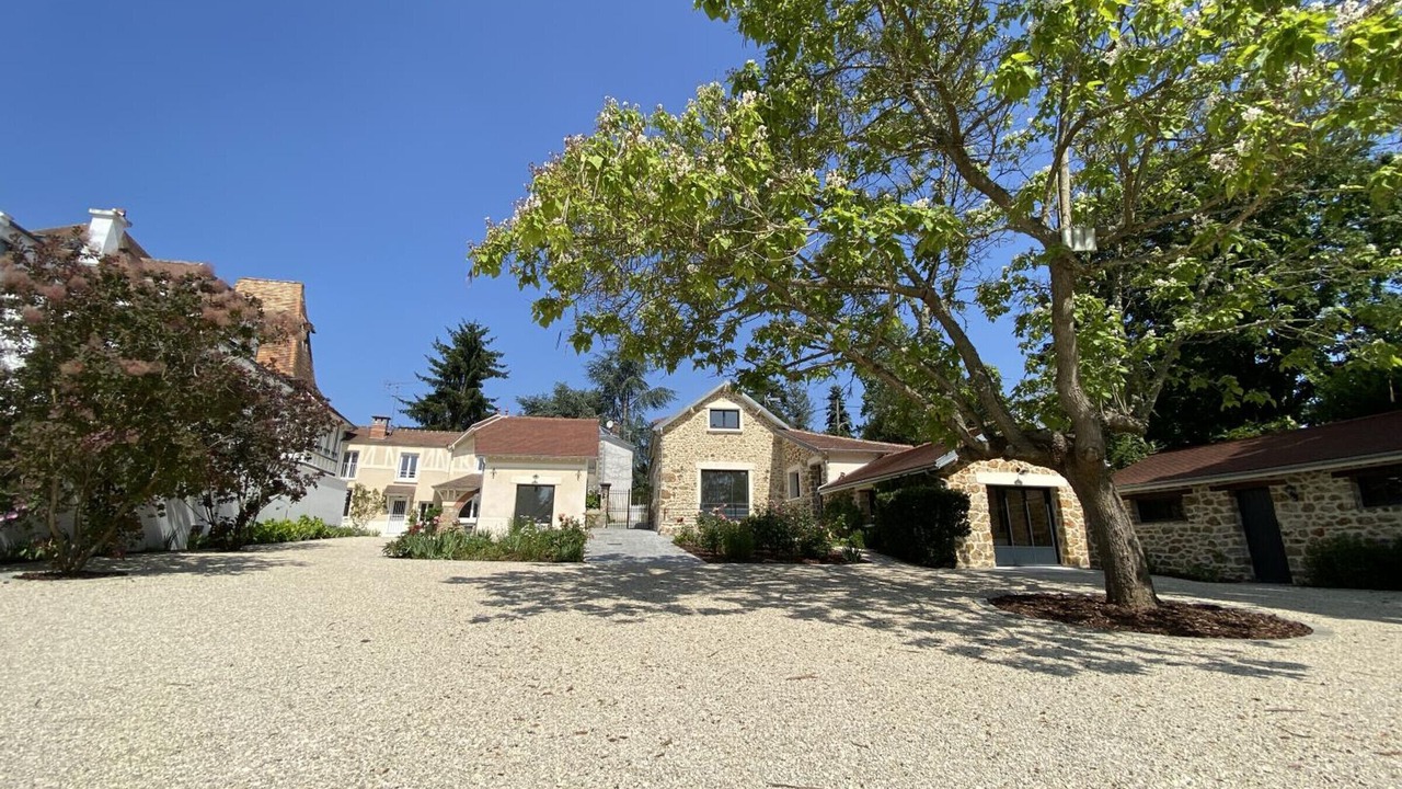 Photo of Outdoor in Senlisse