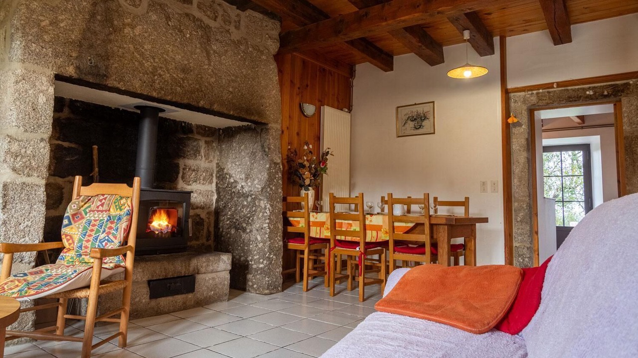 Photo of Livingroom in La Fage-Montivernoux