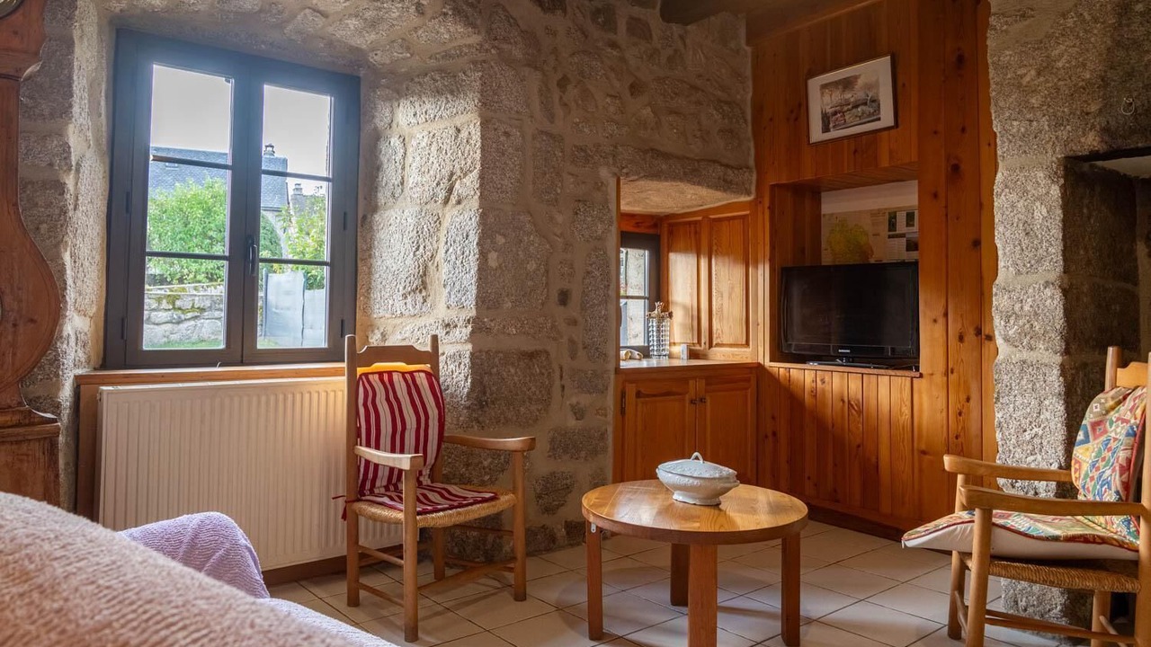 Photo of Livingroom in La Fage-Montivernoux
