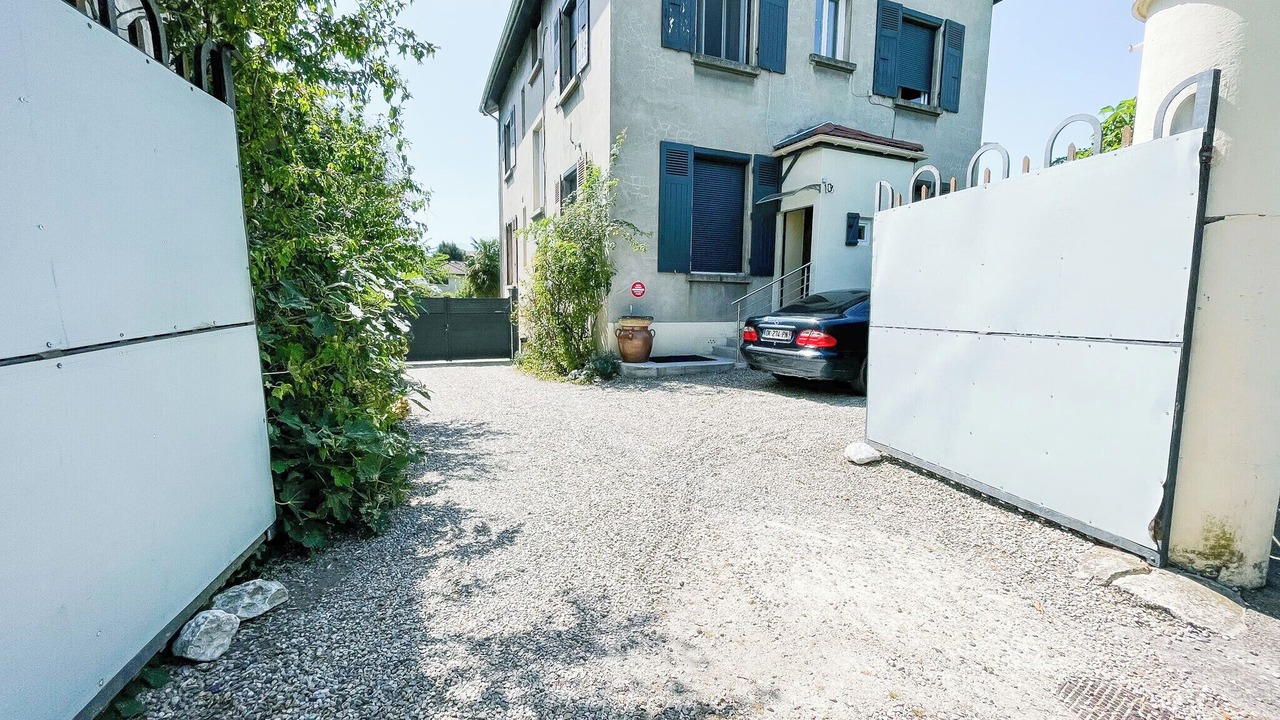 Photo of Outdoor in Gieres