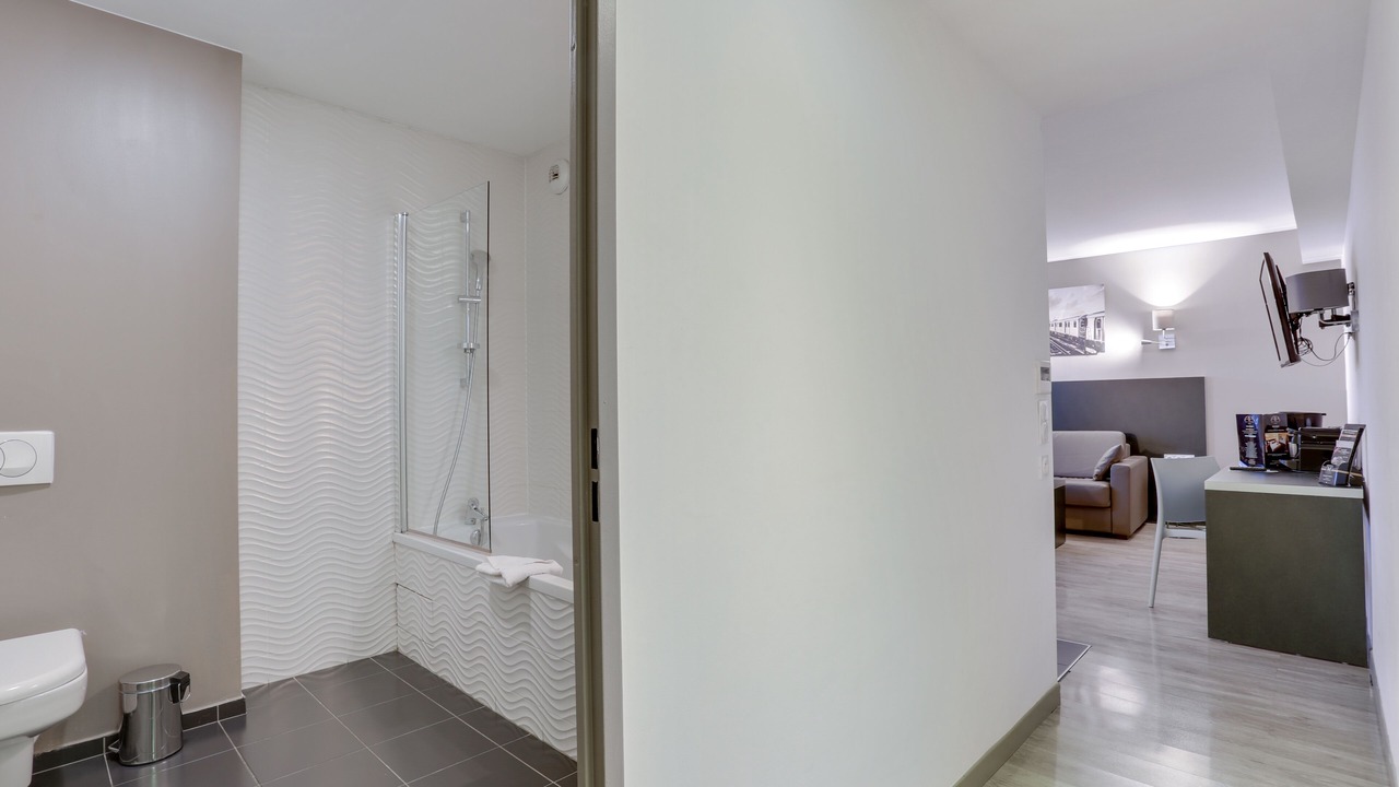 Photo of Bathroom in Rungis