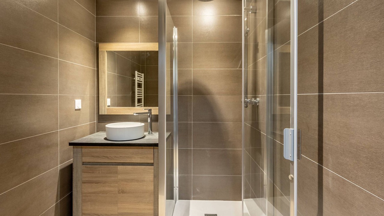 Photo of Bathroom in Arc-1600