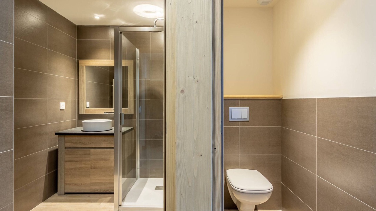 Photo of Bathroom in Arc-1600