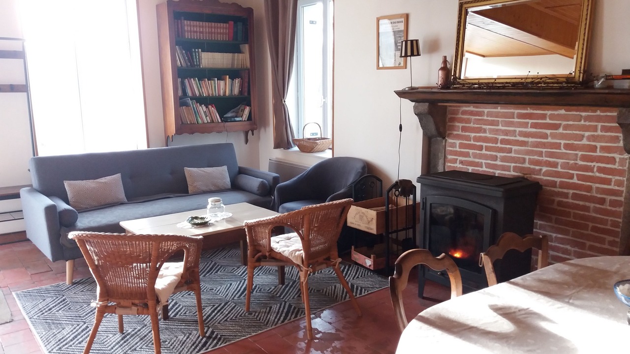 Photo of Livingroom in Lormes