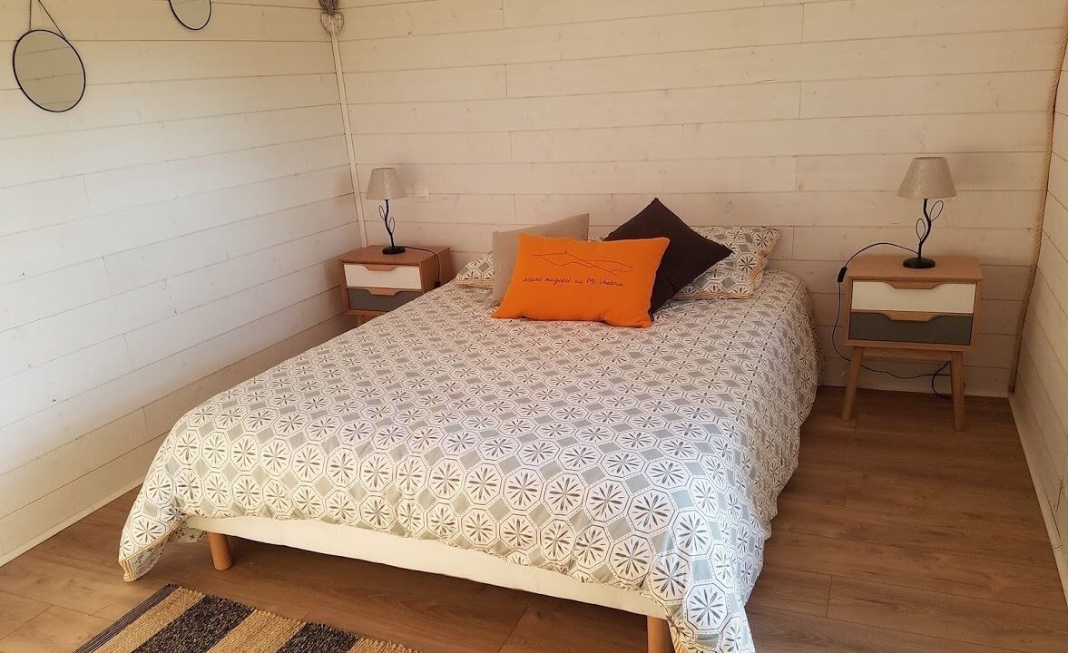 Photo of Bedroom in Saint-Hippolyte-le-Graveyron