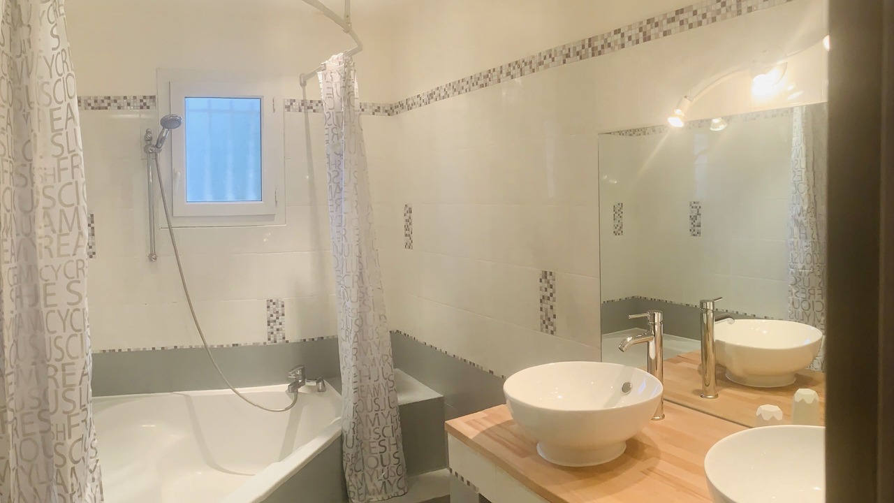 Photo of Bathroom in Mormoiron