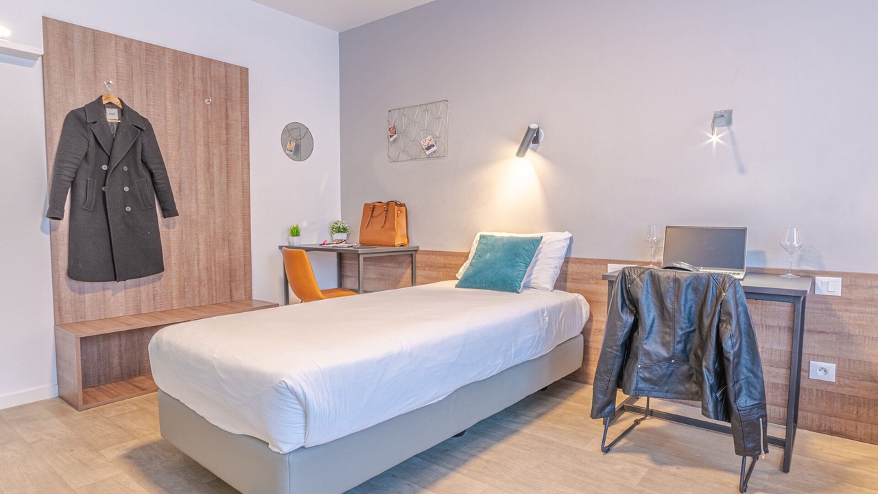 Photo of Bedroom in Petit-Ivry