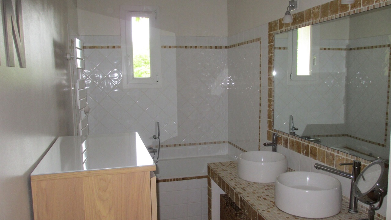 Photo of Bathroom in Villes-sur-Auzon