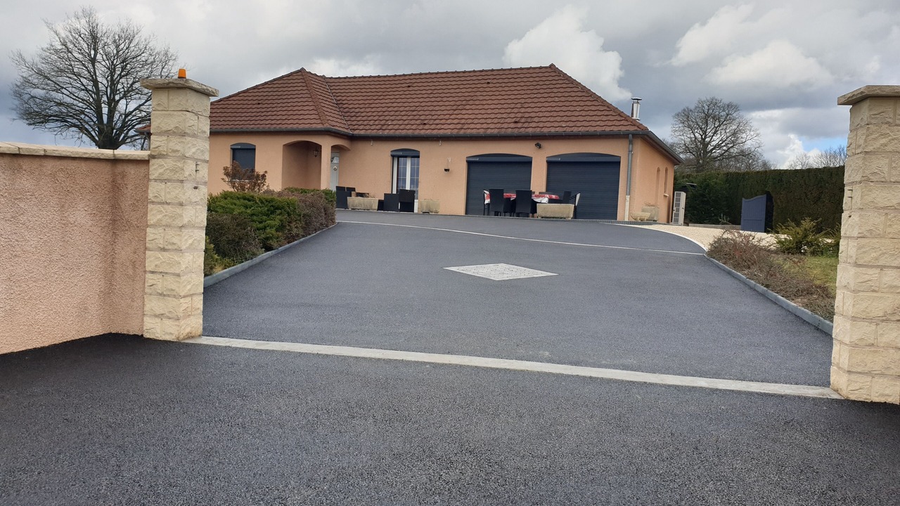 Photo of Outdoor in Saint-Yan