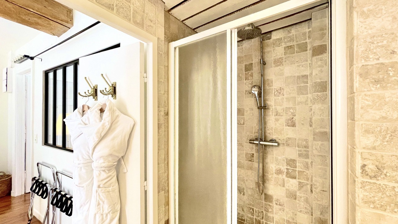 Photo of Bathroom in Beaune City Centre