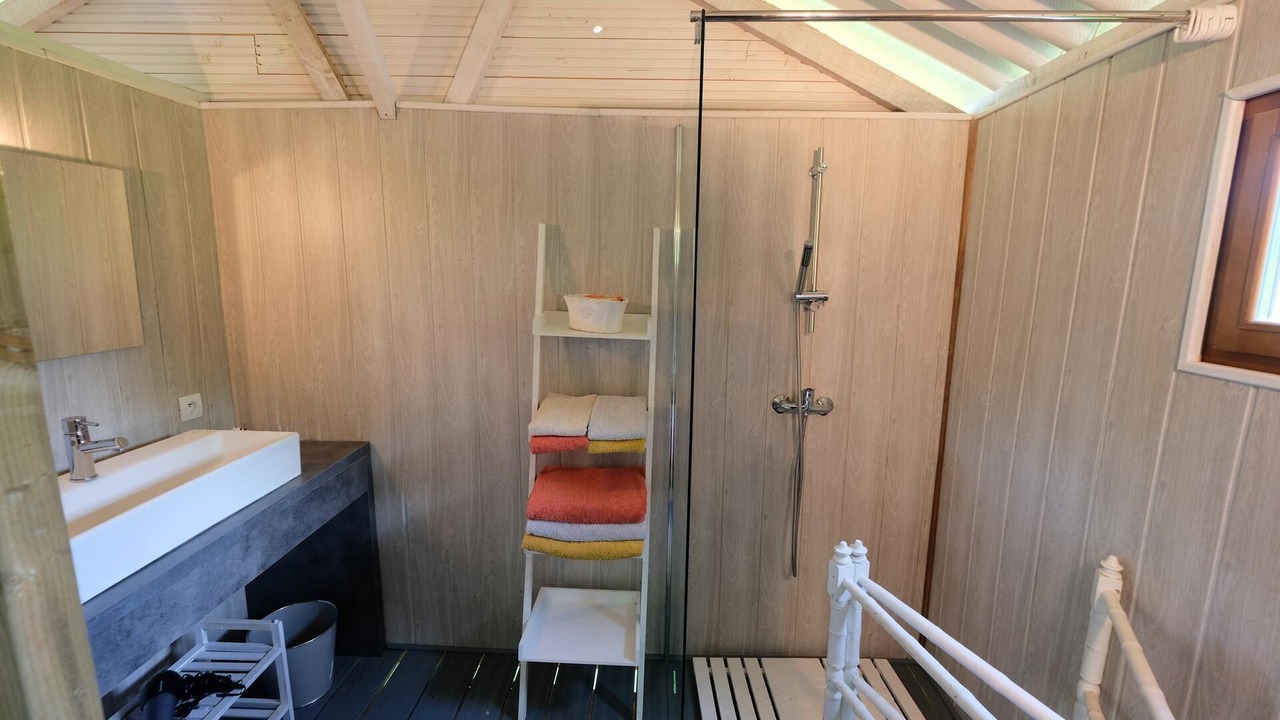 Photo of Bathroom in Castelnau-de-Montmiral