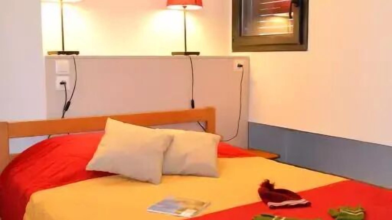 Photo of Bedroom in Saint-Julien-Chapteuil