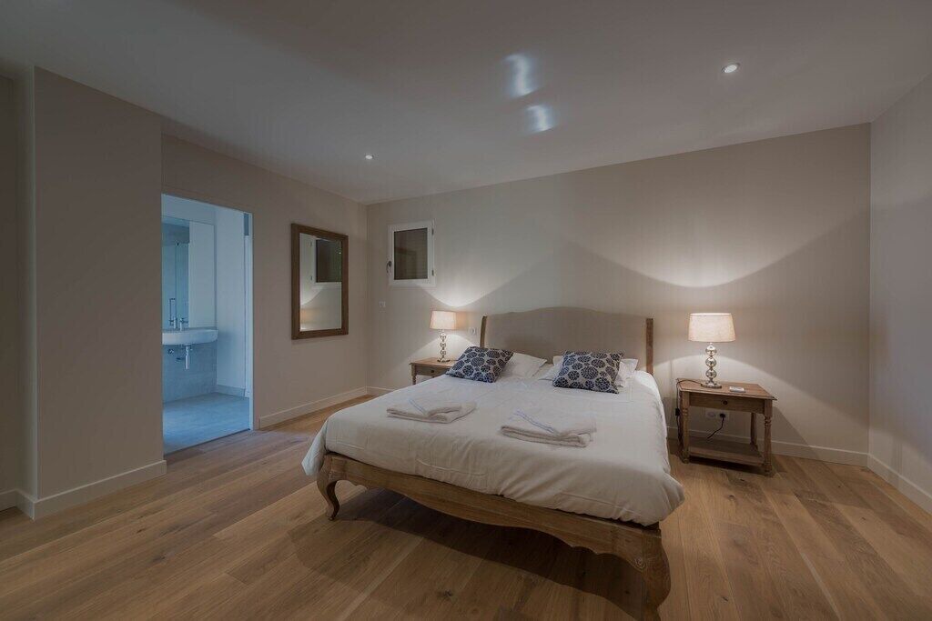 Photo of Bedroom in Castelnau-de-Montmiral