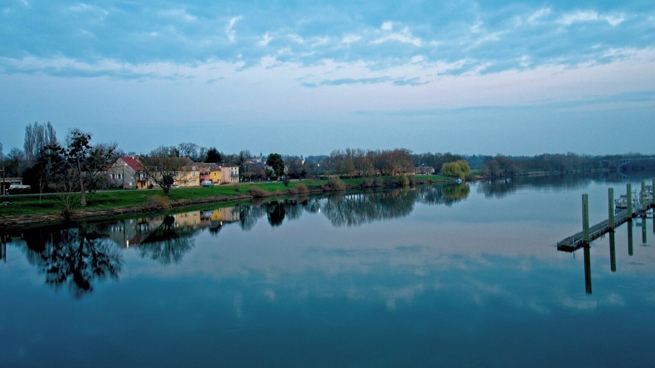 Photo of Others in Tournus
