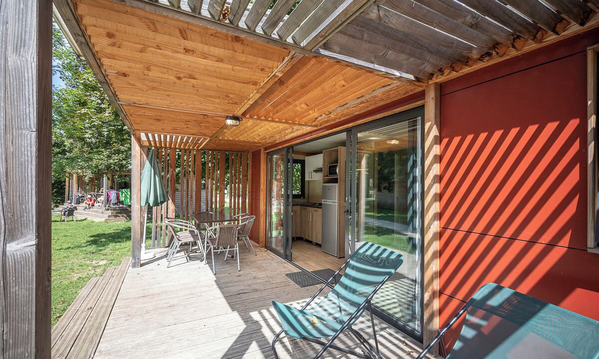 Photo of Patio Balcony in Saint-Julien-de-Peyrolas