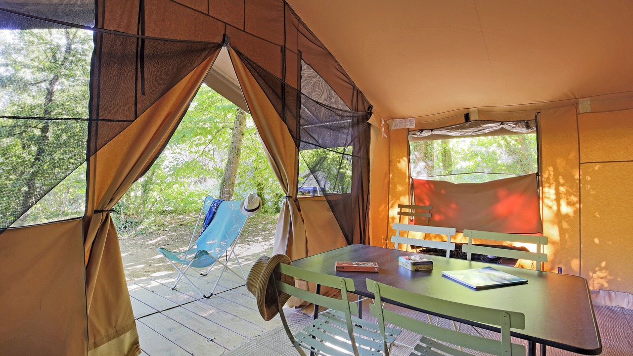 Photo of Livingroom in Saint-Julien-de-Peyrolas