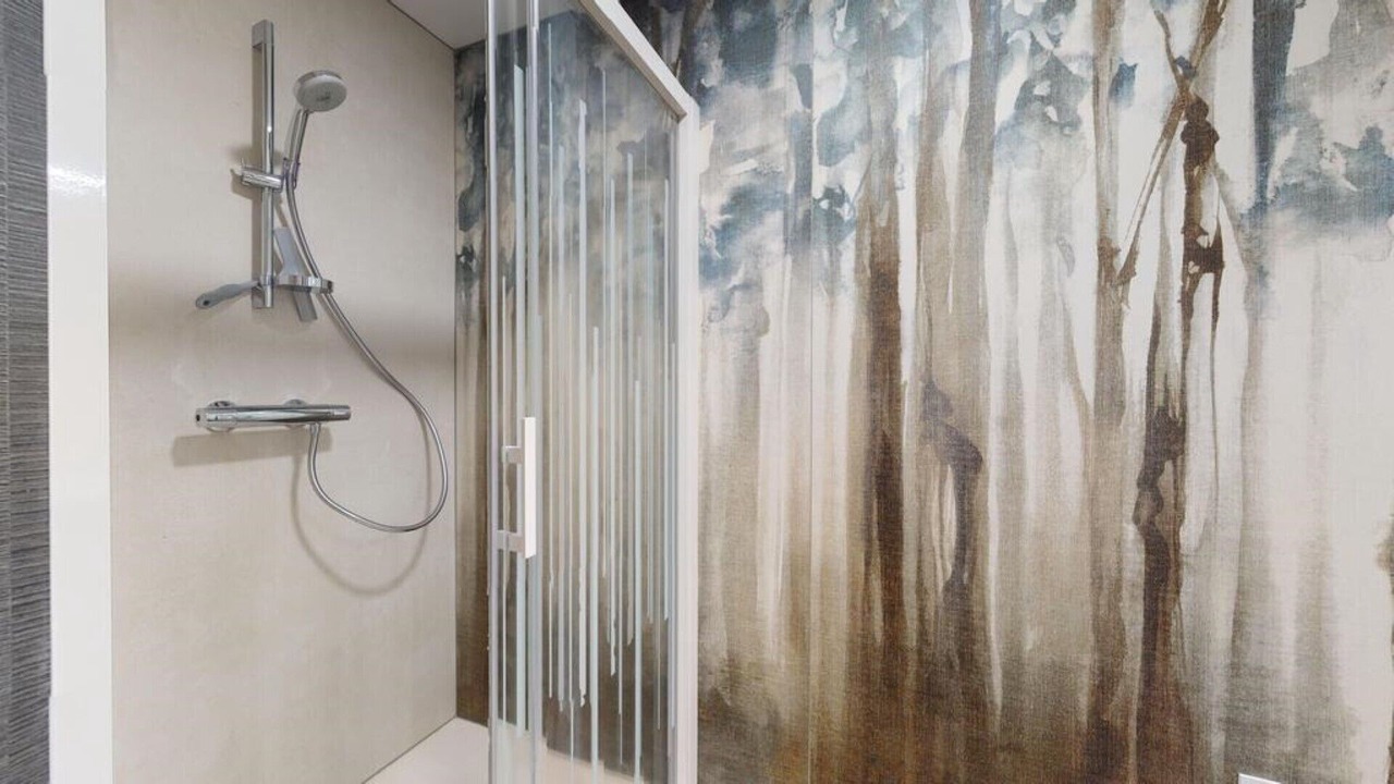 Photo of Bathroom in Crancot