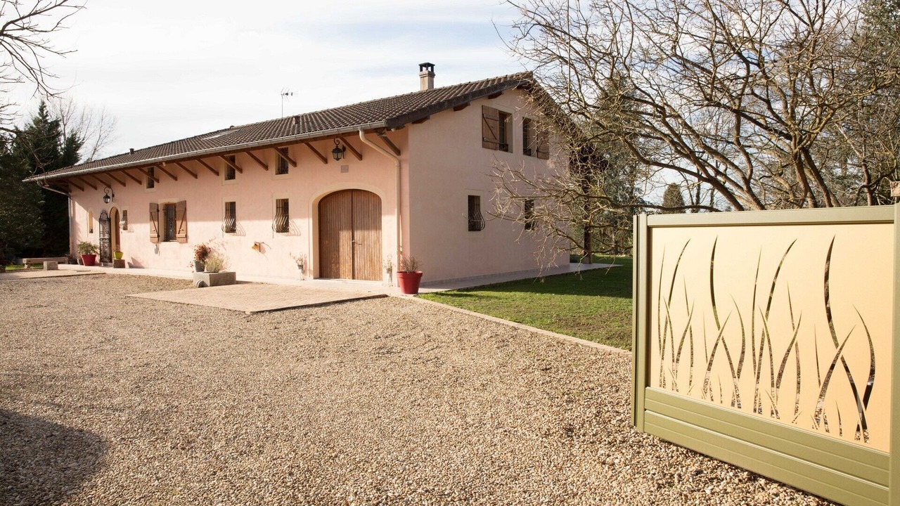 Photo of Outdoor in L'Abergement-de-Cuisery
