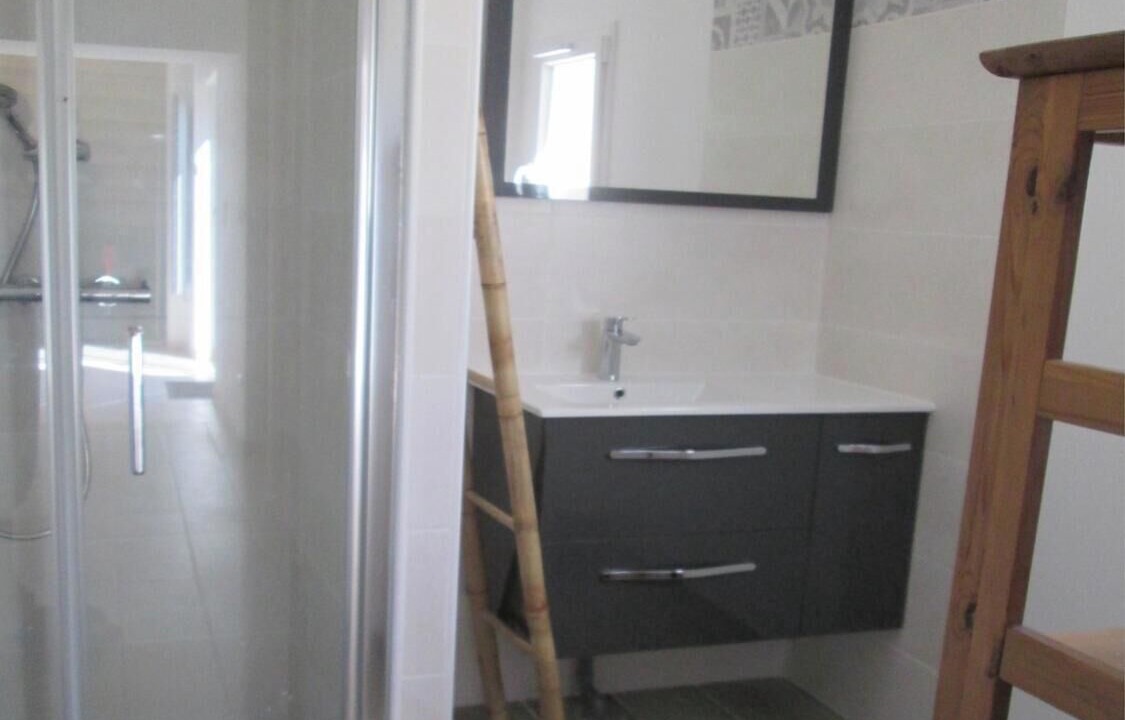 Photo of Bathroom in Crux-la-Ville