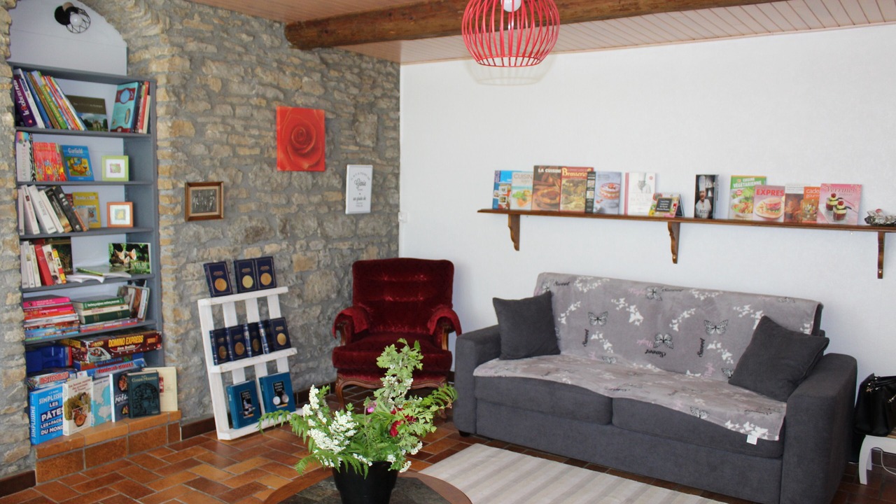 Photo of Livingroom in Longemaison