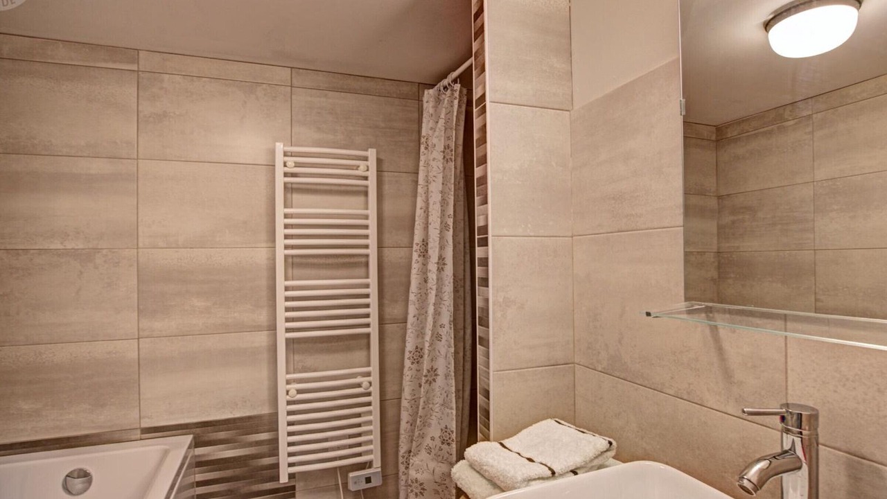 Photo of Bathroom in Regny