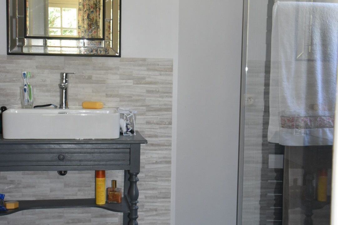 Photo of Bathroom in Le Buisson