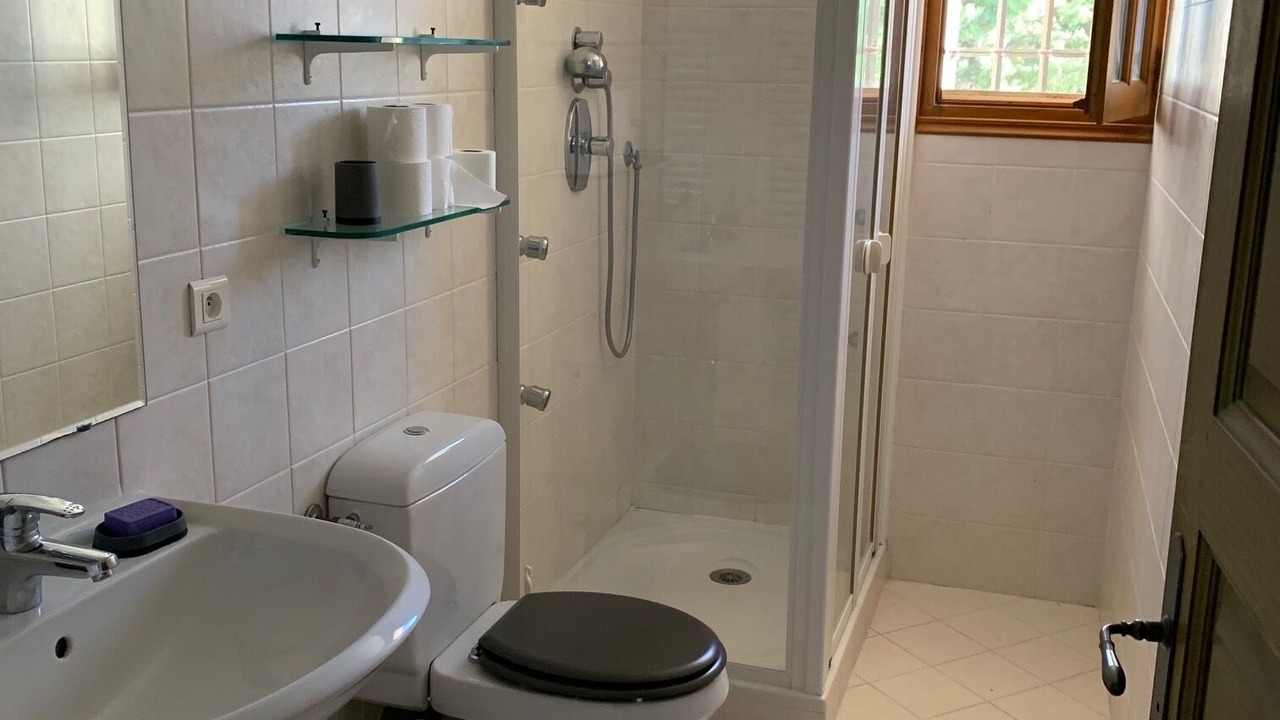 Photo of Bathroom in Piegon