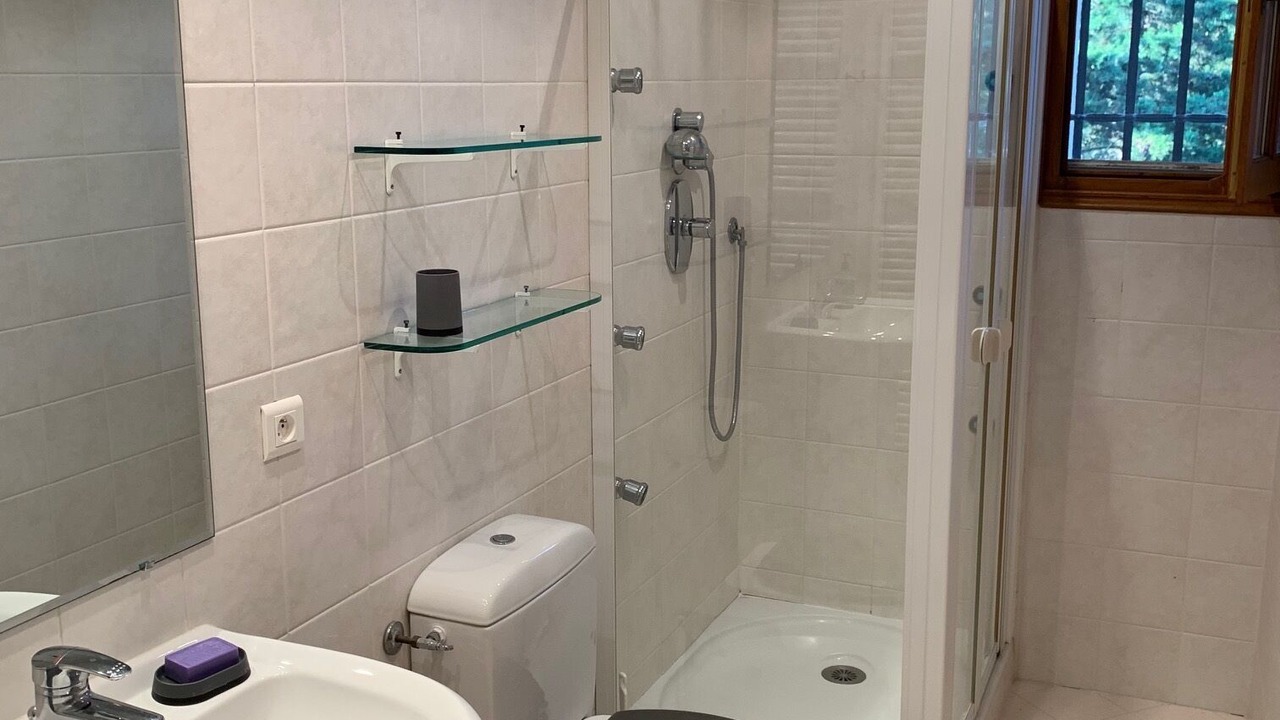 Photo of Bathroom in Piegon