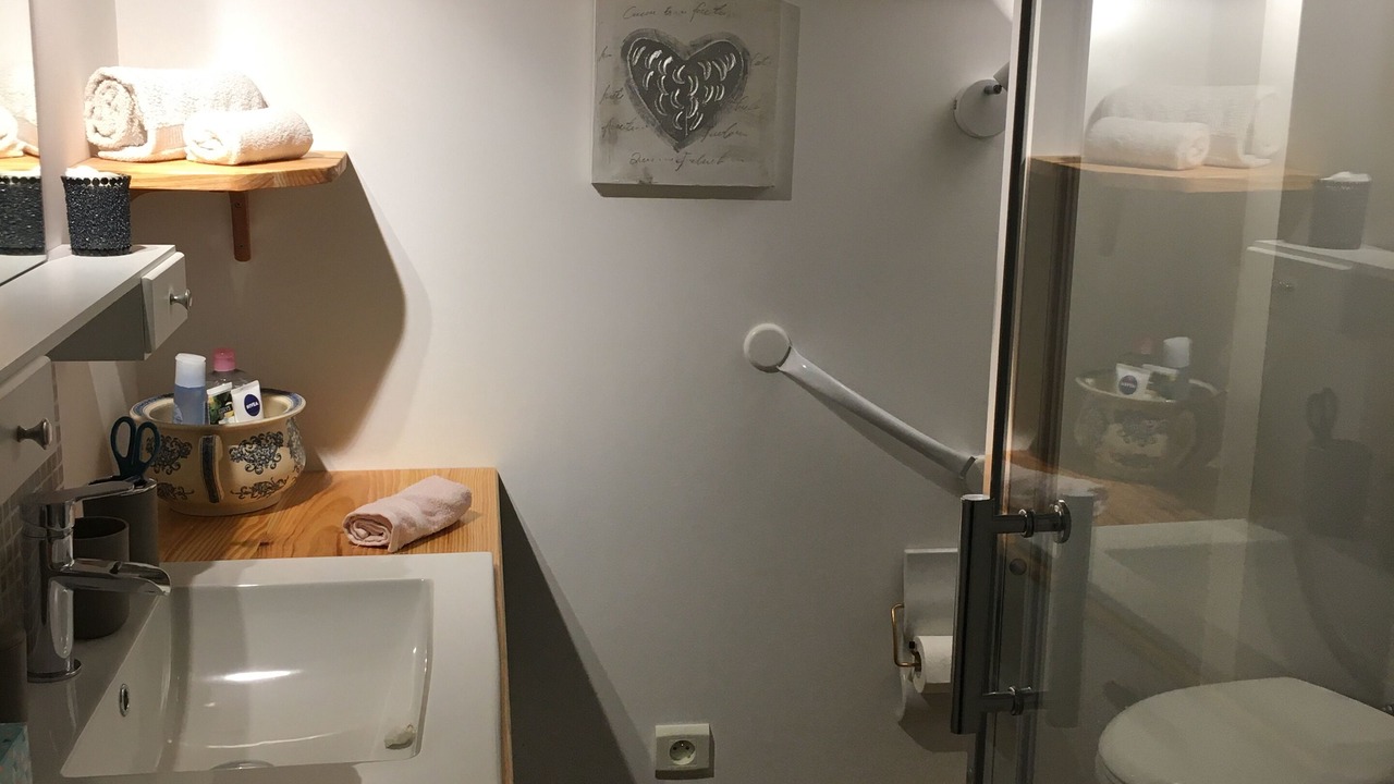 Photo of Bathroom in Job