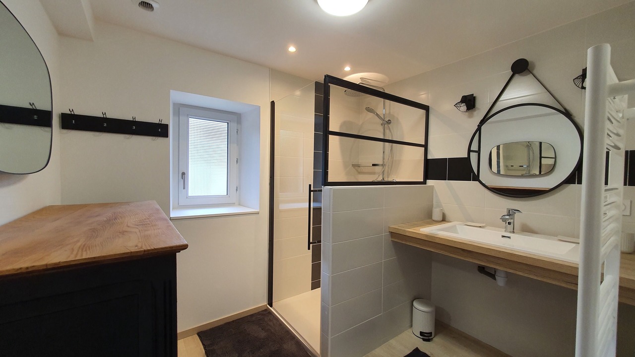 Photo of Bathroom in Saint-Pierre-de-Curtille